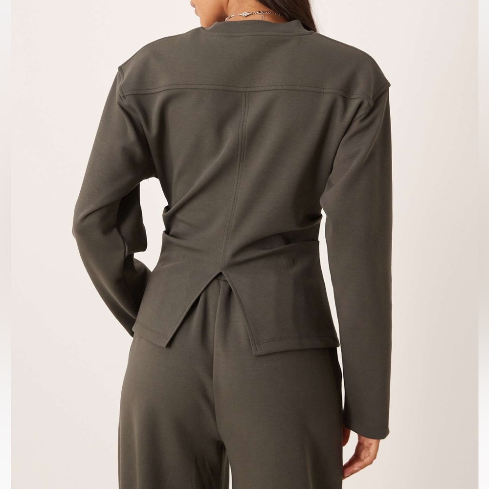 ASOS - top only charcoal gray ruched side peplum long sleeve cinched waist tee - Picture 4 of 6